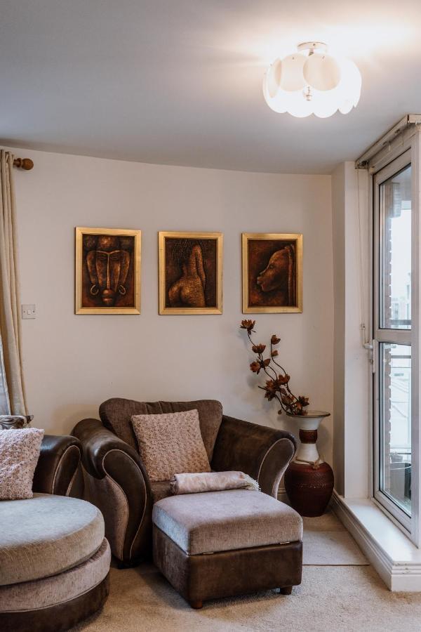 Smithfield Square Nest Entire Apt Dublin Bagian luar foto