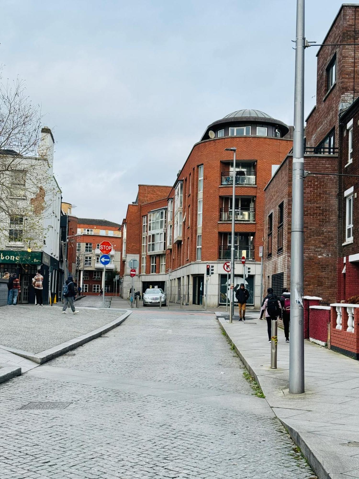 Smithfield Square Nest Entire Apt Dublin Bagian luar foto
